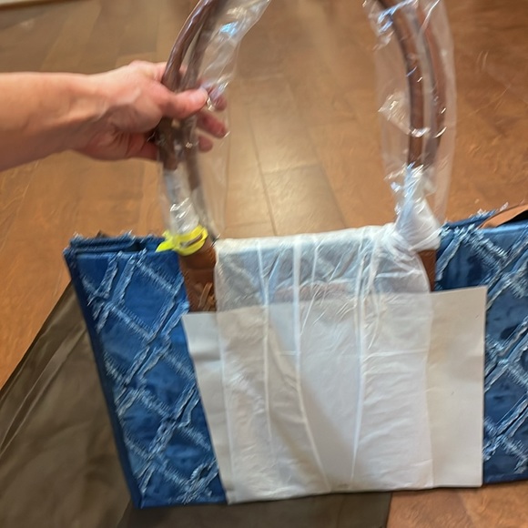 Wrangler Denim Wide Canvas Tote- New - Picture 3 of 3